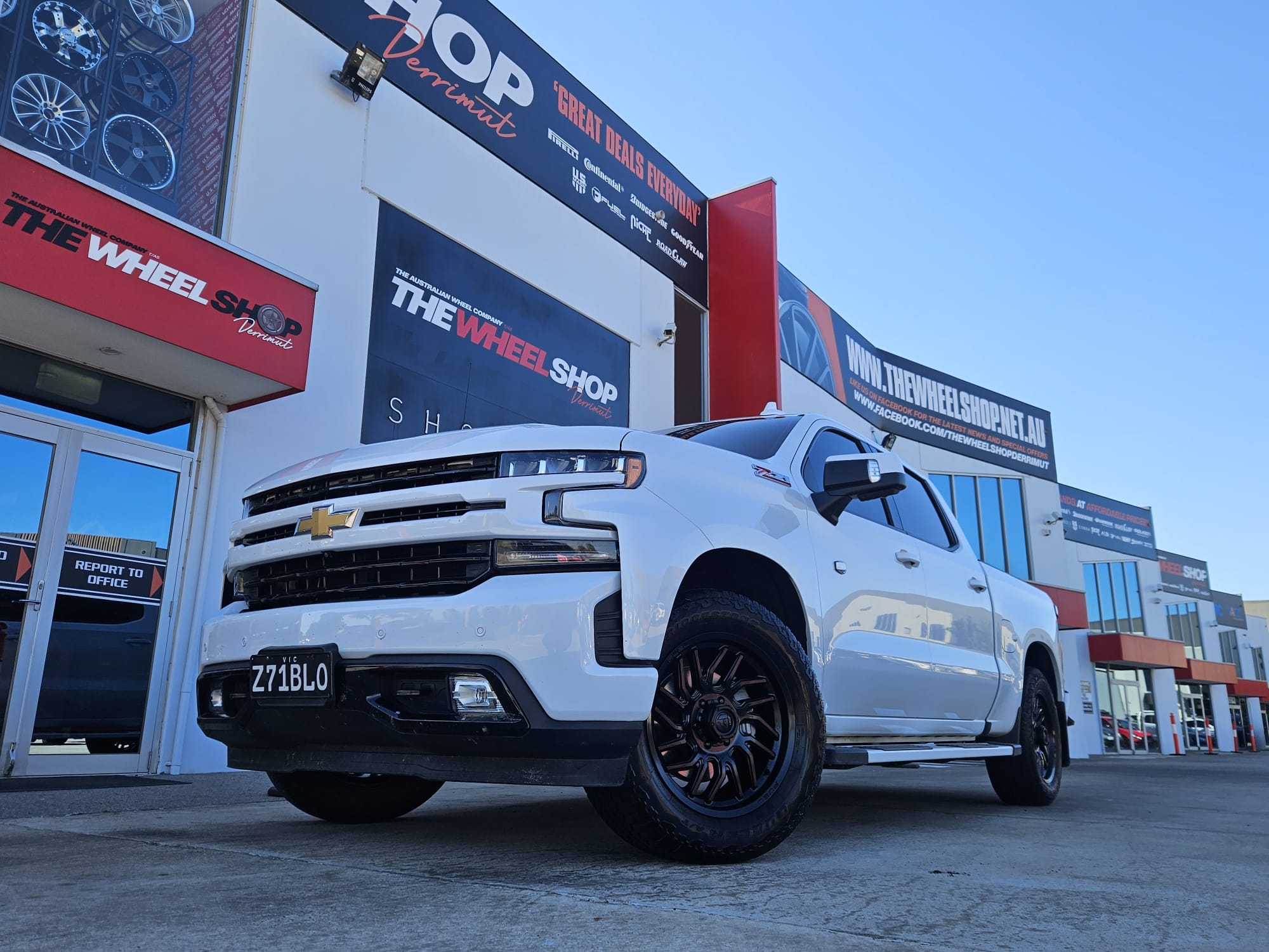 CHEVORLET SILVERARDO WITH FUELWHEELS  |  | CHEVORLET