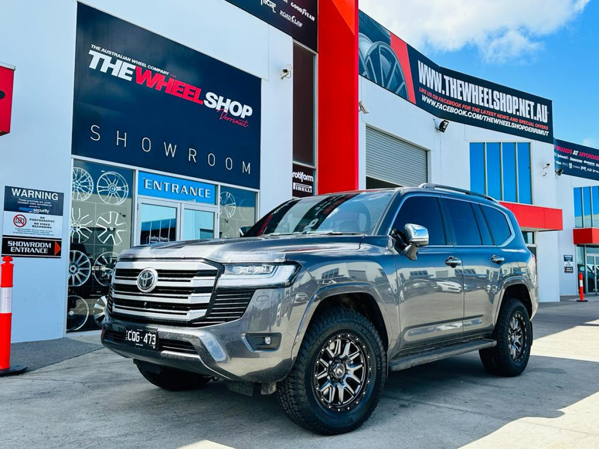 TOYOTA LANDCRUISER WITH LENSO WHEELS |  | TOYOTA 