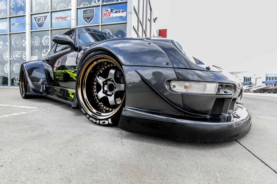 PORSCHE 993 RWB AT THE WHEEL SHOP DERRIMUT |  | PORSCHE
