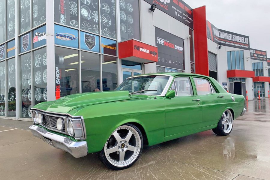 FORD WITH 20 INCH SIMMONS FR1 WHEELS  |  | FORD