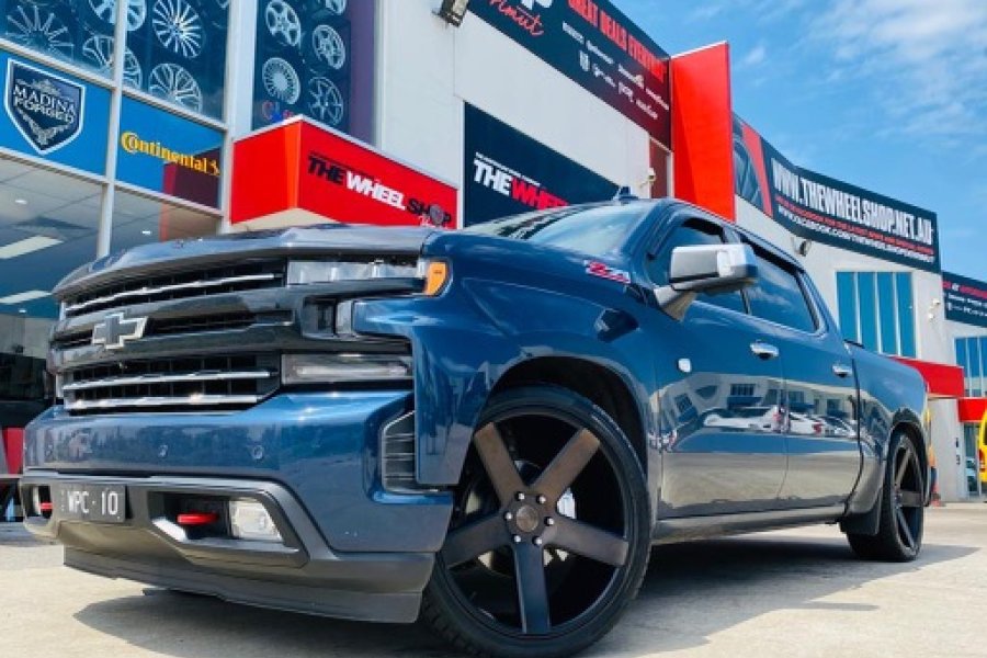 CHEVORLET SILVERADO WITH 24 INCH WHEELS  |  | CHEVORLET