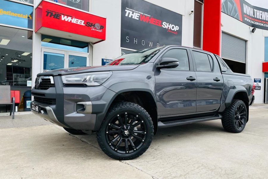 TOYOTA HILUX WITH HUSSLA WHEELS  |  | TOYOTA 